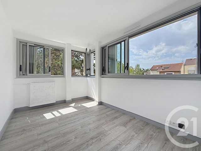 Appartement F3 à vendre - 3 pièces - 61.39 m2 - NANTERRE - 92 - ILE-DE-FRANCE - Century 21 Mémento