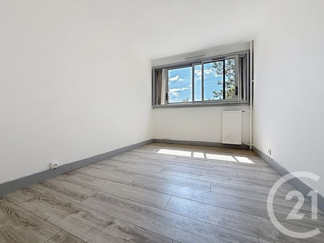 Appartement F3 à vendre - 3 pièces - 61.39 m2 - NANTERRE - 92 - ILE-DE-FRANCE - Century 21 Mémento