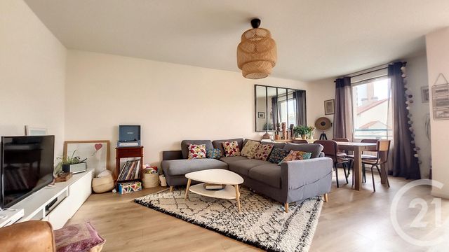 Appartement F4 à vendre - 4 pièces - 75.57 m2 - NANTERRE - 92 - ILE-DE-FRANCE - Century 21 Mémento