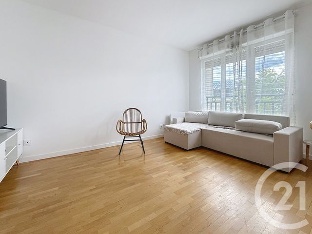 Appartement F2 à louer - 2 pièces - 45.9 m2 - NANTERRE - 92 - ILE-DE-FRANCE - Century 21 Mémento