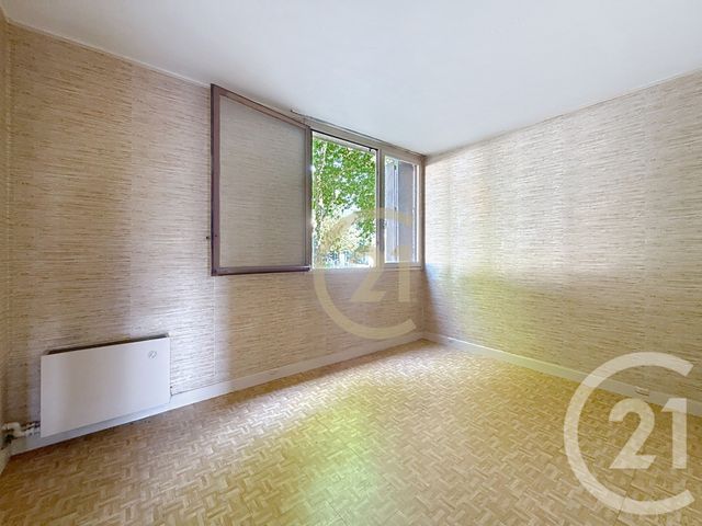 Appartement F3 à vendre - 3 pièces - 57.64 m2 - NANTERRE - 92 - ILE-DE-FRANCE - Century 21 Mémento