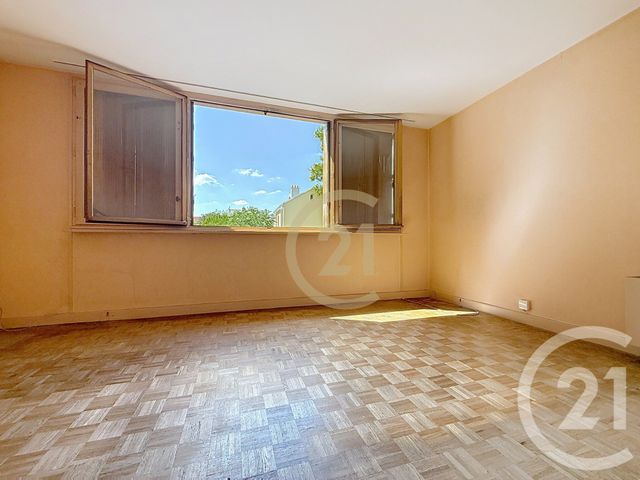 Appartement F3 à vendre - 3 pièces - 57.64 m2 - NANTERRE - 92 - ILE-DE-FRANCE - Century 21 Mémento