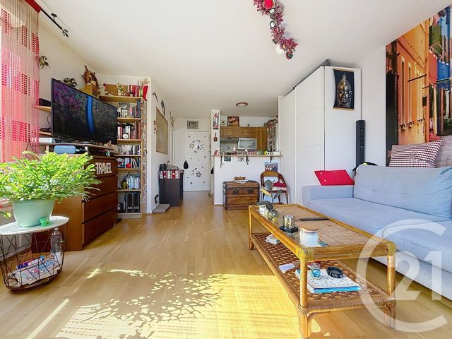 Appartement F2 à vendre - 2 pièces - 46.07 m2 - NANTERRE - 92 - ILE-DE-FRANCE - Century 21 Mémento