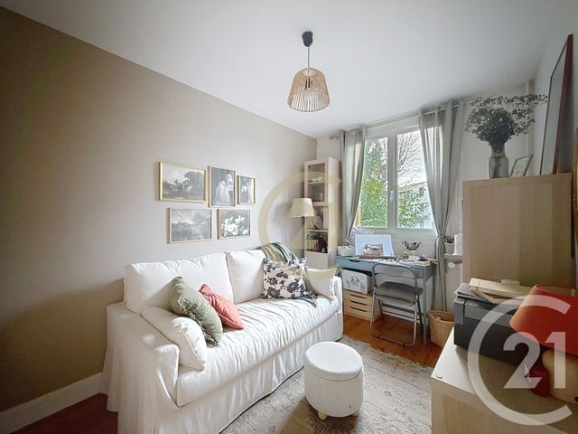 Afficher la photo en grand Appartement F4 à vendre - 4 pièces - 60.0 m2 - RUEIL MALMAISON - 92 - ILE-DE-FRANCE - Century 21 Mémento