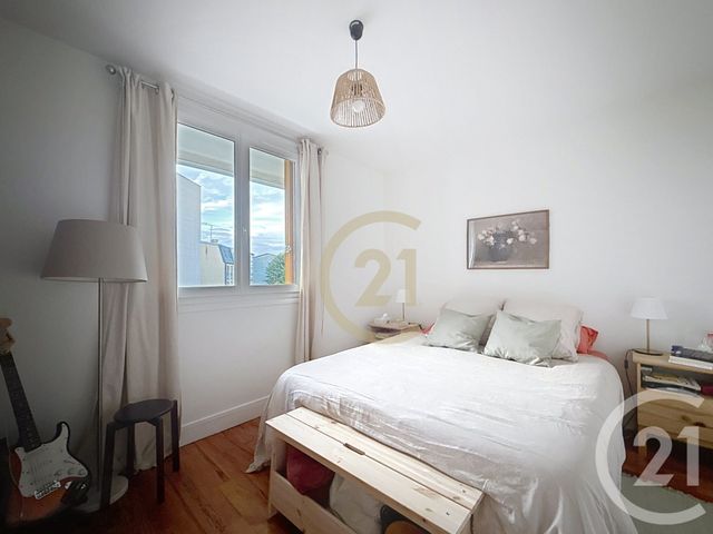 Afficher la photo en grand Appartement F4 à vendre - 4 pièces - 60.0 m2 - RUEIL MALMAISON - 92 - ILE-DE-FRANCE - Century 21 Mémento