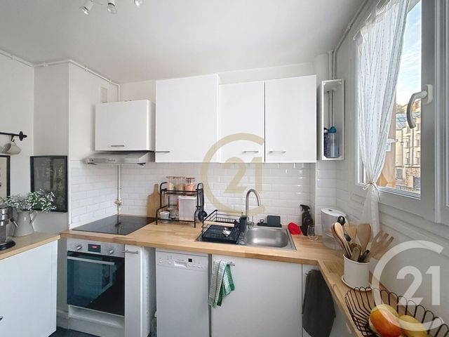 Afficher la photo en grand Appartement F4 à vendre - 4 pièces - 60.0 m2 - RUEIL MALMAISON - 92 - ILE-DE-FRANCE - Century 21 Mémento