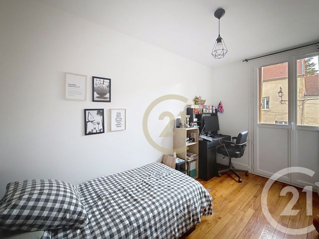 Afficher la photo en grand Appartement F4 à vendre - 4 pièces - 60.0 m2 - RUEIL MALMAISON - 92 - ILE-DE-FRANCE - Century 21 Mémento