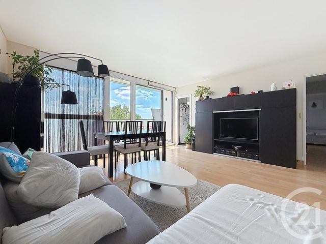 Afficher la photo en grand Appartement à vendre - 4 pièces - 82.0 m2 - NANTERRE - 92 - ILE-DE-FRANCE - Century 21 Mémento