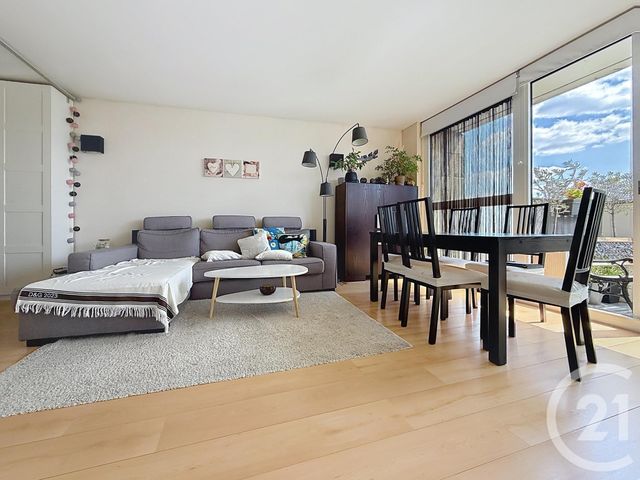 Afficher la photo en grand Appartement à vendre - 4 pièces - 82.0 m2 - NANTERRE - 92 - ILE-DE-FRANCE - Century 21 Mémento