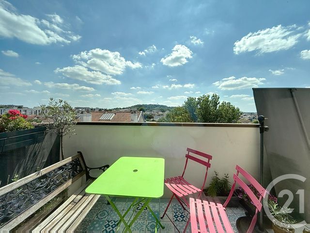 Afficher la photo en grand Appartement à vendre - 4 pièces - 82.0 m2 - NANTERRE - 92 - ILE-DE-FRANCE - Century 21 Mémento