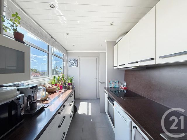 Afficher la photo en grand Appartement à vendre - 4 pièces - 82.0 m2 - NANTERRE - 92 - ILE-DE-FRANCE - Century 21 Mémento