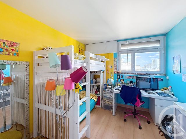 Afficher la photo en grand Appartement à vendre - 4 pièces - 82.0 m2 - NANTERRE - 92 - ILE-DE-FRANCE - Century 21 Mémento