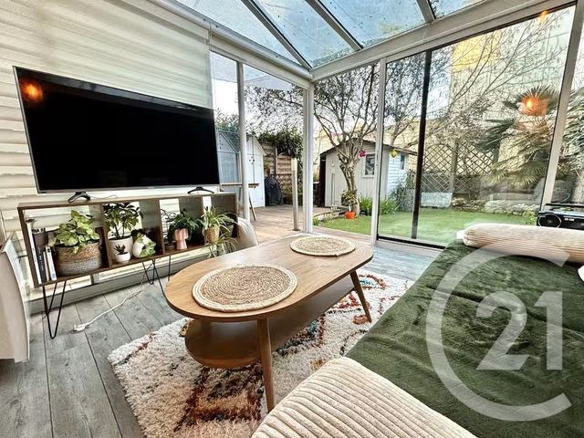 Appartement F2 à vendre - 2 pièces - 42.4 m2 - NANTERRE - 92 - ILE-DE-FRANCE - Century 21 Mémento