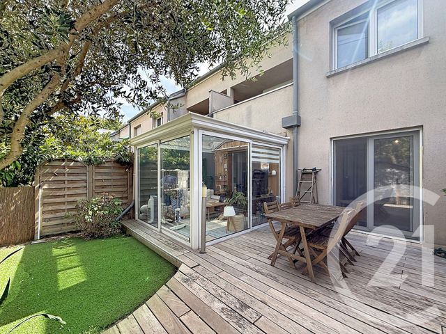 Appartement F2 à vendre - 2 pièces - 42.4 m2 - NANTERRE - 92 - ILE-DE-FRANCE - Century 21 Mémento