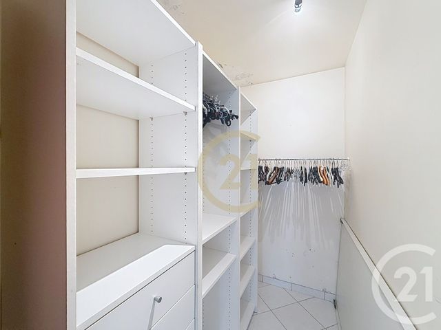 Appartement à vendre - 2 pièces - 42.23 m2 - NANTERRE - 92 - ILE-DE-FRANCE - Century 21 Mémento