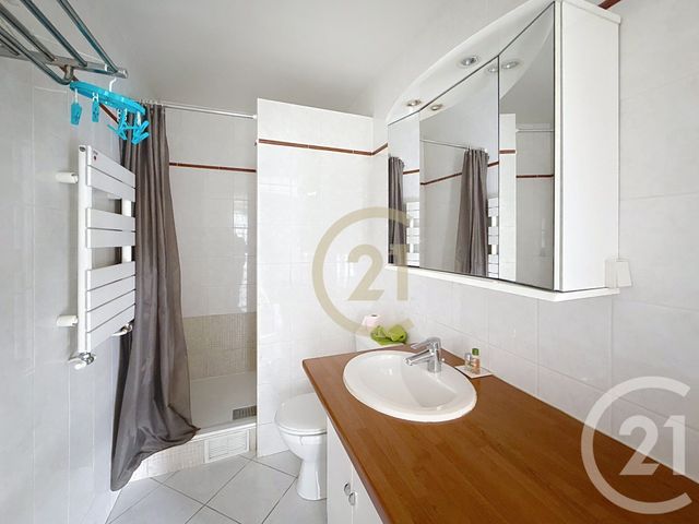 Appartement à vendre - 2 pièces - 42.23 m2 - NANTERRE - 92 - ILE-DE-FRANCE - Century 21 Mémento