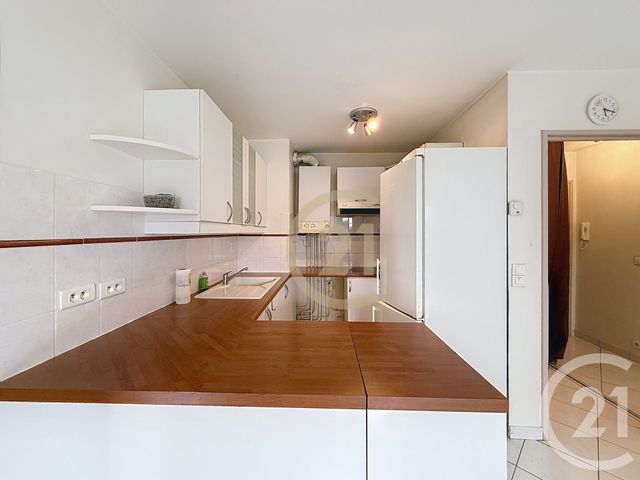 Appartement à vendre - 2 pièces - 42.23 m2 - NANTERRE - 92 - ILE-DE-FRANCE - Century 21 Mémento
