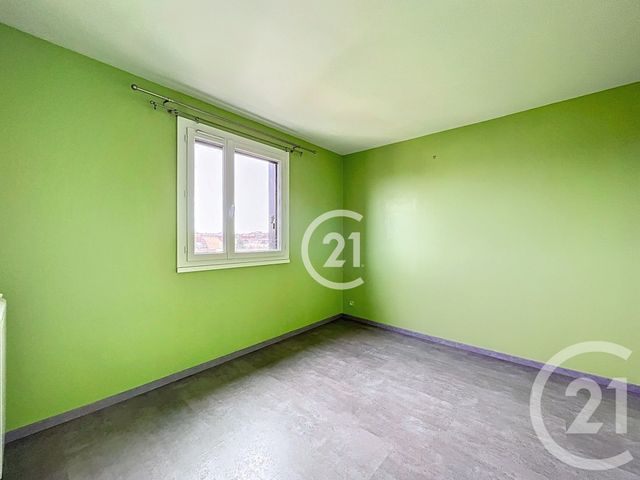 Appartement Duplex à louer - 4 pièces - 91.01 m2 - NANTERRE - 92 - ILE-DE-FRANCE - Century 21 Mémento