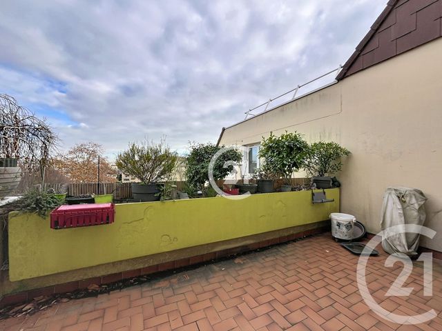 Appartement Duplex à louer - 4 pièces - 91.01 m2 - NANTERRE - 92 - ILE-DE-FRANCE - Century 21 Mémento