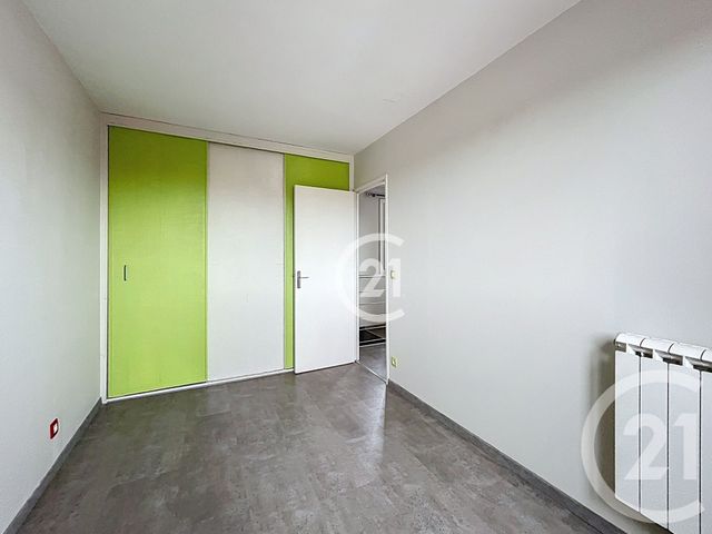 Appartement Duplex à louer - 4 pièces - 91.01 m2 - NANTERRE - 92 - ILE-DE-FRANCE - Century 21 Mémento