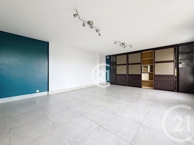 Appartement Duplex à louer - 4 pièces - 91.01 m2 - NANTERRE - 92 - ILE-DE-FRANCE - Century 21 Mémento