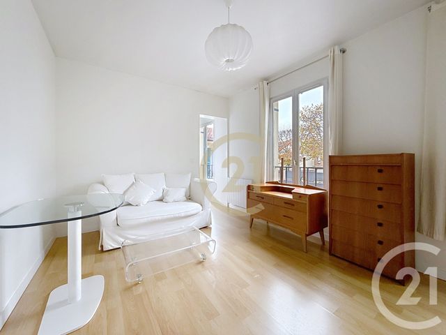 Appartement F2 à vendre - 2 pièces - 32.4 m2 - NANTERRE - 92 - ILE-DE-FRANCE - Century 21 Mémento