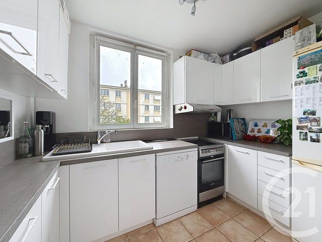 Appartement F4 à vendre - 4 pièces - 77.66 m2 - NANTERRE - 92 - ILE-DE-FRANCE - Century 21 Mémento