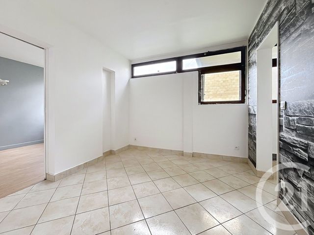 Appartement Studio à louer NANTERRE