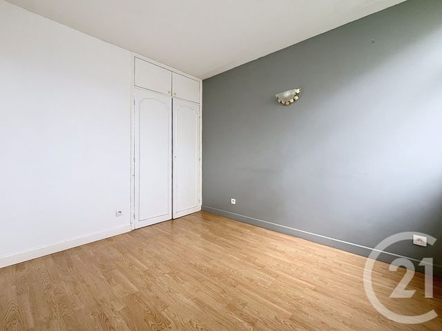 Appartement Studio à louer - 1 pièce - 33.5 m2 - NANTERRE - 92 - ILE-DE-FRANCE - Century 21 Mémento