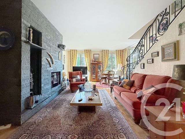 Appartement à vendre - 6 pièces - 130.45 m2 - RUEIL MALMAISON - 92 - ILE-DE-FRANCE - Century 21 Mémento