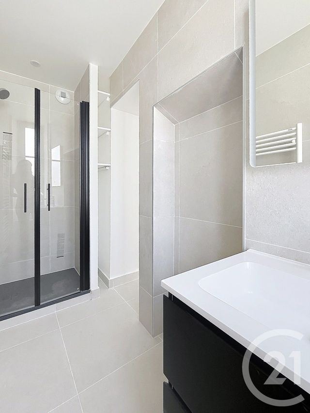 Appartement F2 à louer - 2 pièces - 34.2 m2 - NANTERRE - 92 - ILE-DE-FRANCE - Century 21 Mémento