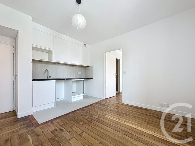 Appartement F2 à louer - 2 pièces - 25.74 m2 - NANTERRE - 92 - ILE-DE-FRANCE - Century 21 Mémento