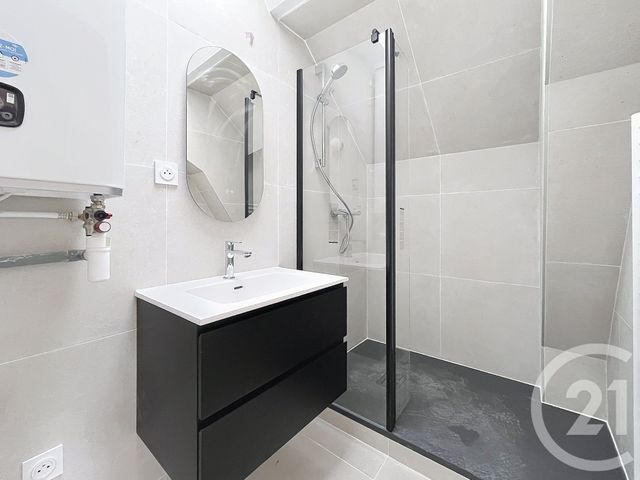 Appartement F2 à louer - 2 pièces - 36.8 m2 - NANTERRE - 92 - ILE-DE-FRANCE - Century 21 Mémento