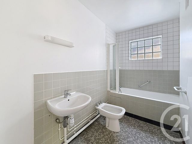 Appartement F3 à vendre - 3 pièces - 76.3 m2 - NANTERRE - 92 - ILE-DE-FRANCE - Century 21 Mémento