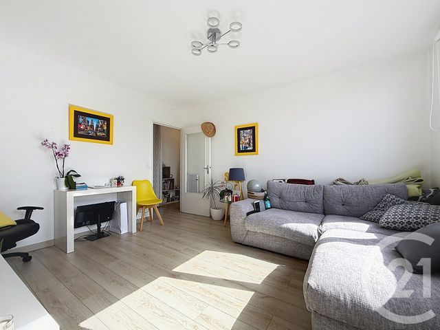 Appartement F2 à vendre - 2 pièces - 45.04 m2 - NANTERRE - 92 - ILE-DE-FRANCE - Century 21 Mémento