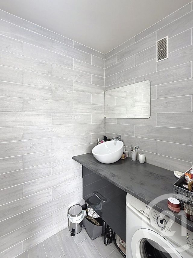 Appartement F2 à vendre - 2 pièces - 45.04 m2 - NANTERRE - 92 - ILE-DE-FRANCE - Century 21 Mémento