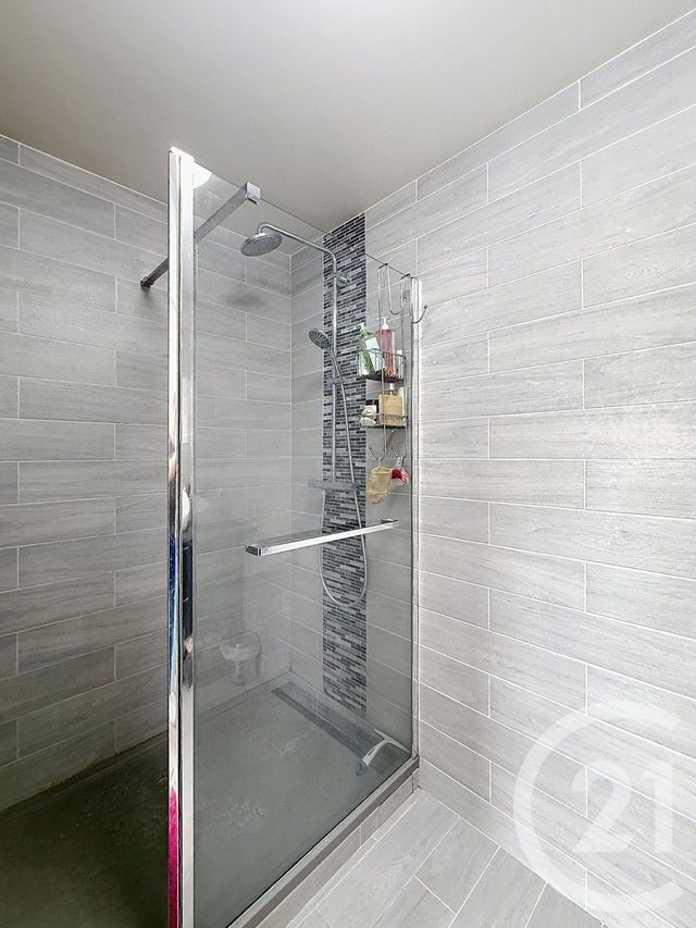 Appartement F2 à vendre - 2 pièces - 45.04 m2 - NANTERRE - 92 - ILE-DE-FRANCE - Century 21 Mémento