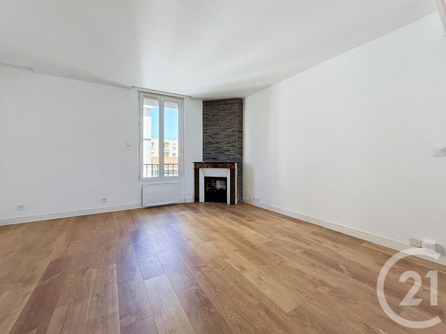 Appartement F2 à louer - 2 pièces - 40.0 m2 - NANTERRE - 92 - ILE-DE-FRANCE - Century 21 Mémento