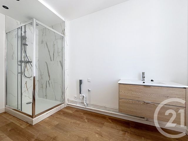 Appartement F2 à louer - 2 pièces - 40.0 m2 - NANTERRE - 92 - ILE-DE-FRANCE - Century 21 Mémento