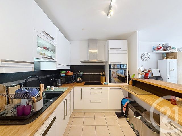Appartement F4 à vendre - 4 pièces - 83.86 m2 - NANTERRE - 92 - ILE-DE-FRANCE - Century 21 Mémento