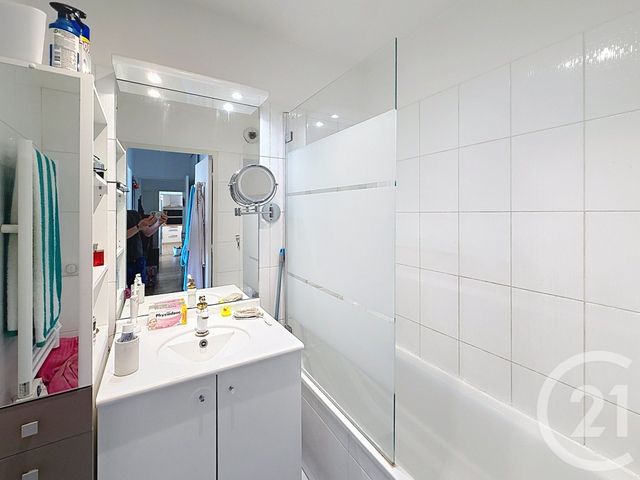 Appartement F4 à vendre - 4 pièces - 83.86 m2 - NANTERRE - 92 - ILE-DE-FRANCE - Century 21 Mémento