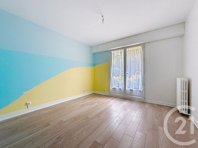 Appartement F3 à vendre - 3 pièces - 76.3 m2 - NANTERRE - 92 - ILE-DE-FRANCE - Century 21 Mémento