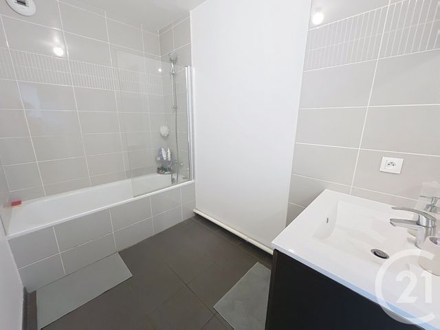 Appartement F3 à louer - 3 pièces - 61.9 m2 - NANTERRE - 92 - ILE-DE-FRANCE - Century 21 Mémento