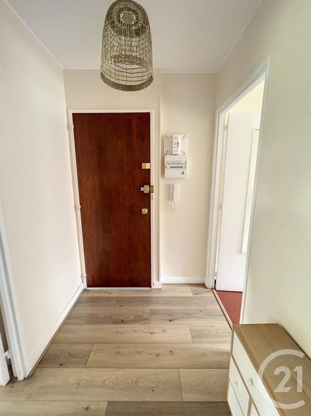 Appartement F2 à louer - 2 pièces - 49.73 m2 - RUEIL MALMAISON - 92 - ILE-DE-FRANCE - Century 21 Mémento