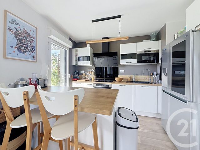 Appartement F4 à vendre - 4 pièces - 81.09 m2 - NANTERRE - 92 - ILE-DE-FRANCE - Century 21 Mémento