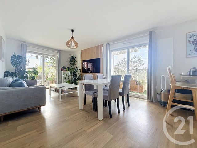 Appartement F4 à vendre - 4 pièces - 81.09 m2 - NANTERRE - 92 - ILE-DE-FRANCE - Century 21 Mémento