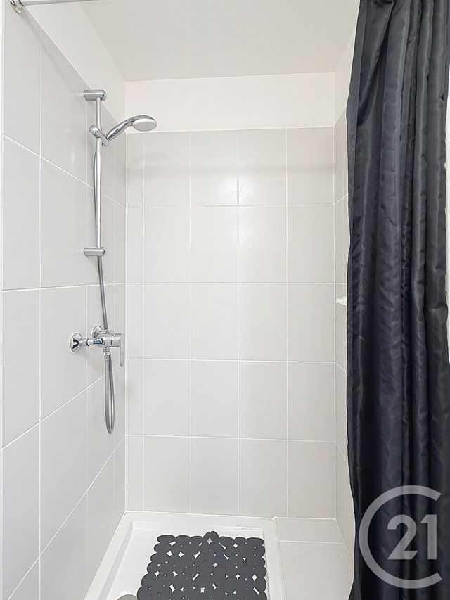 Appartement à vendre - 4 pièces - 80.22 m2 - NANTERRE - 92 - ILE-DE-FRANCE - Century 21 Mémento