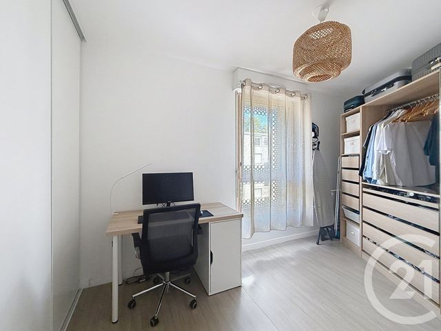 Appartement à vendre - 4 pièces - 80.22 m2 - NANTERRE - 92 - ILE-DE-FRANCE - Century 21 Mémento