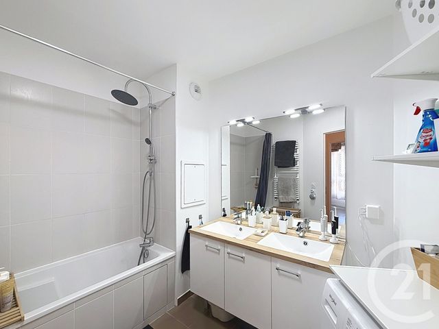 Appartement à vendre - 4 pièces - 80.22 m2 - NANTERRE - 92 - ILE-DE-FRANCE - Century 21 Mémento