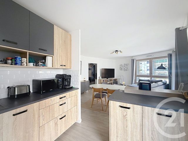 Appartement à vendre - 4 pièces - 80.22 m2 - NANTERRE - 92 - ILE-DE-FRANCE - Century 21 Mémento